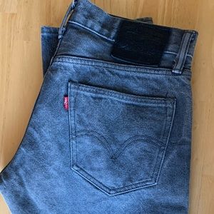 Levi’s Gray washed jeans 33x32